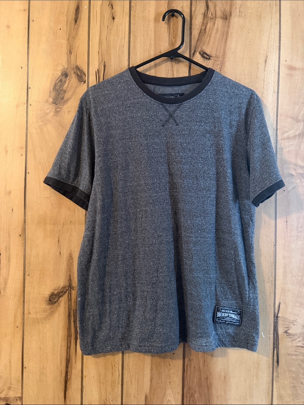 Men's Short Sleeve Heathered Gray Crewneck Tee with Contrast Trim